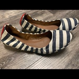 Lucky brand Erin flat shoe blue and white striped